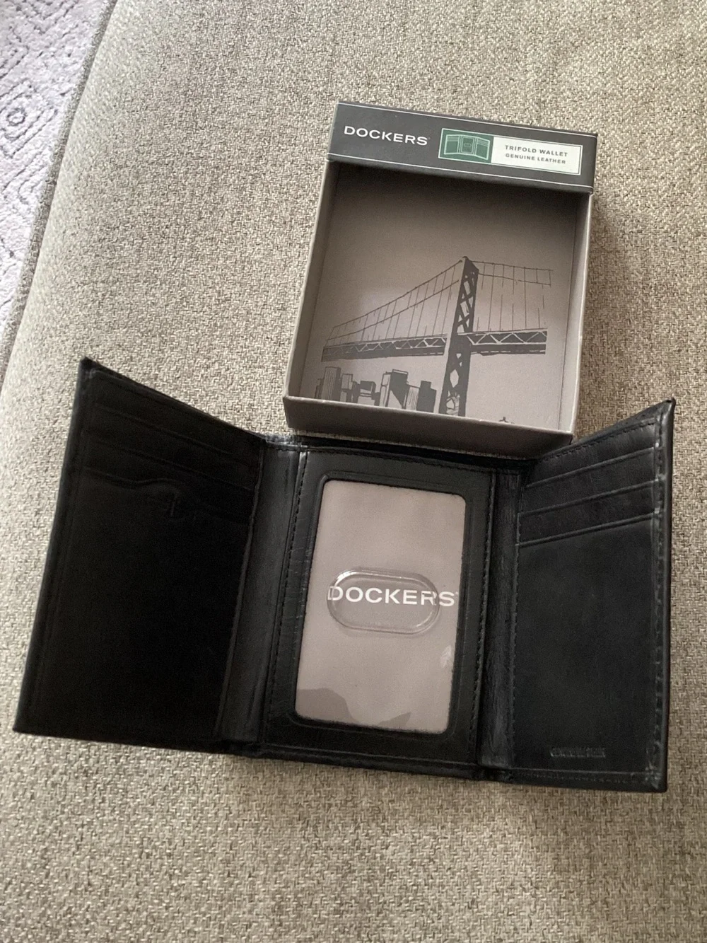 NEW! Leather Dockers Black Trifold Wallet still in Gift Box - Genuine Leather